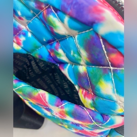 Steve Madden tie Dye Bright Multi Color Nylon Quilted Crossbody Bag - Picture 8 of 8